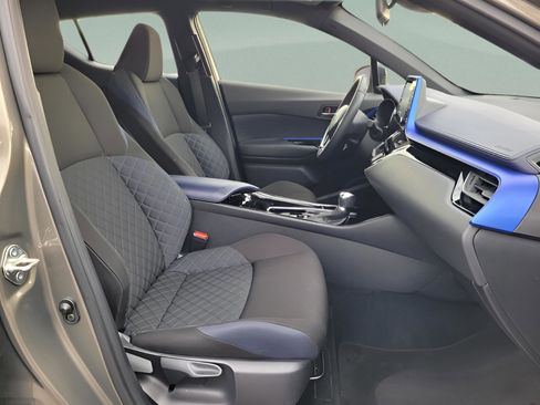 Certified 2021 Toyota C-HR XLE image 14