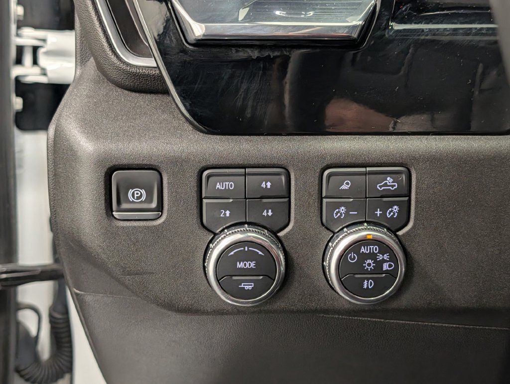 Used 2024 GMC Sierra 3500 SLT w/ SLT Convenience Package AWD/4WD image 25