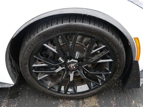 Used 2016 Chevrolet Corvette Z06 w/ 3LZ Preferred Equipment Group image 7
