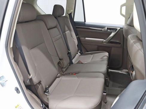 Used 2019 Lexus GX 460 Premium image 28