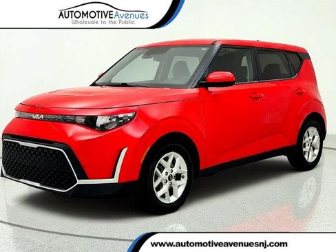Used 2024 Kia Soul S FWD image 1