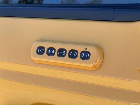 Used 2022 Ford Bronco Wildtrak image 36