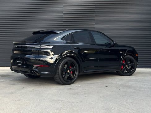 Certified 2025 Porsche Cayenne GTS w/ Technology Package image 7