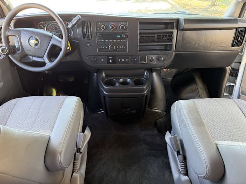 Used 2019 Chevrolet Express 3500 LT w/ LT Preferred Equipment Group RWD image 15