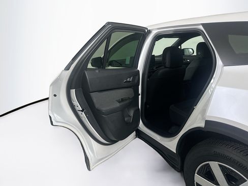 Used 2024 Honda Prologue EX image 25