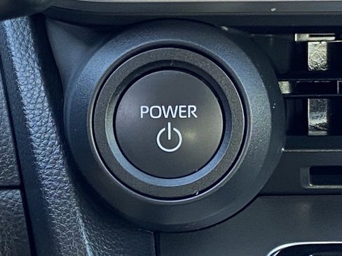 Certified 2025 Toyota Prius LE image 24