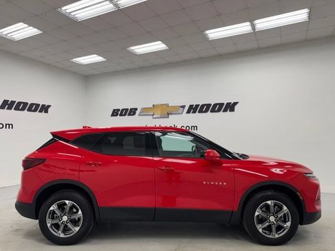 Used 2023 Chevrolet Blazer LT FWD image 4