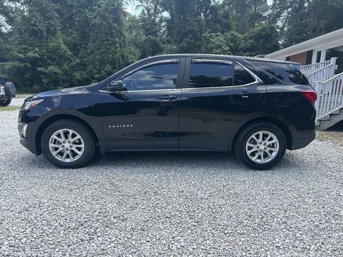 Used 2021 Chevrolet Equinox LT FWD image 2