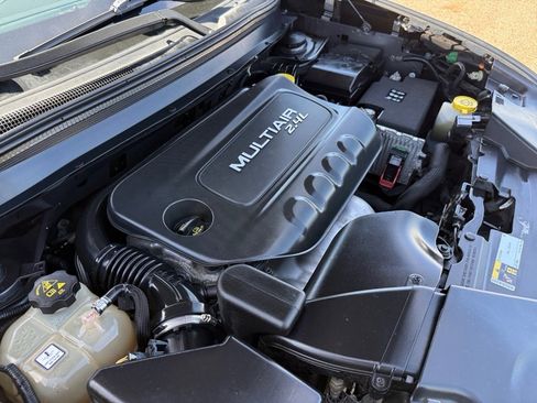 Used 2015 Jeep Cherokee Latitude FWD image 36