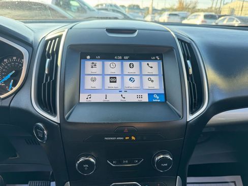 Used 2019 Ford Edge SEL image 43