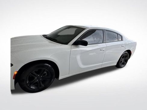 Used 2023 Dodge Charger SXT RWD image 2