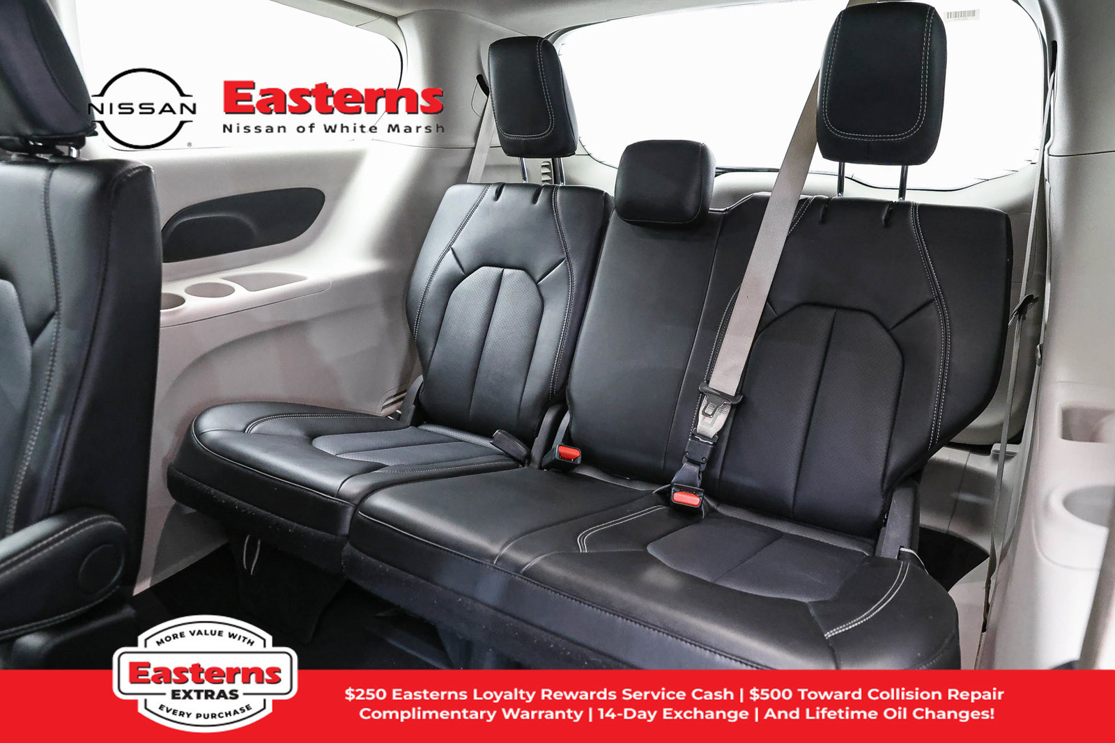 Used 2024 Chrysler Pacifica Touring-L FWD image 25