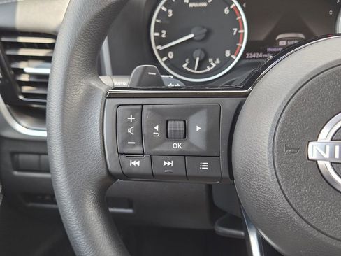 Used 2022 Nissan Rogue SV FWD image 28