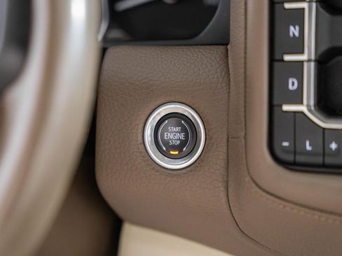 Used 2021 GMC Yukon XL Denali w/ Denali Premium Package image 29