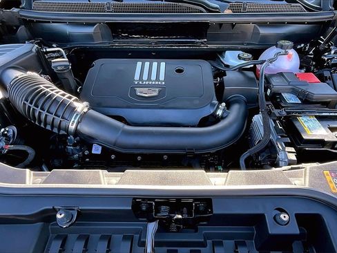 New 2026 Cadillac XT5 Luxury image 11