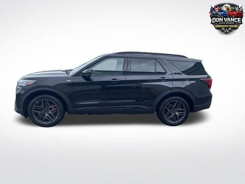 Used 2025 Ford Explorer ST-Line w/ ST-Line Street Pack AWD/4WD image 2