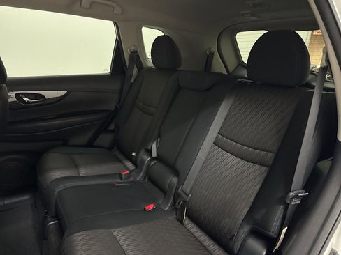 Used 2017 Nissan Rogue SV w/ SV Family Package image 47