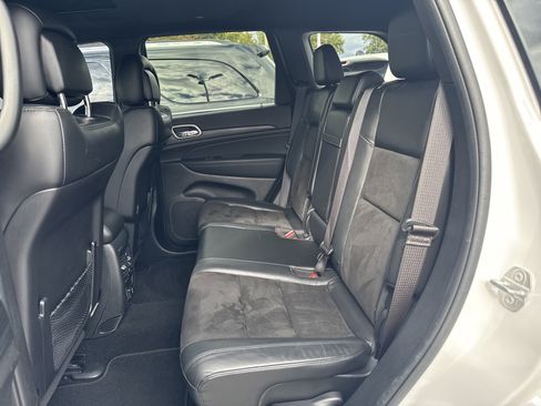 Certified 2021 Jeep Grand Cherokee Laredo X image 11