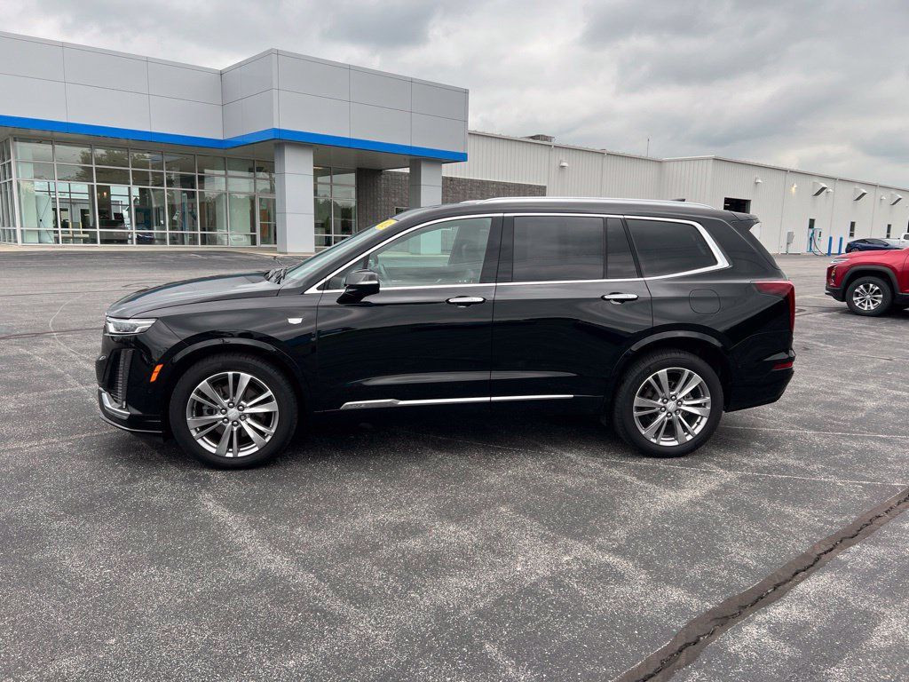Used 2024 Cadillac XT6 Premium Luxury w/ Technology Package AWD/4WD image 4