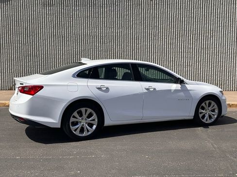 Used 2017 Chevrolet Malibu Premier w/ Driver Confidence Package FWD image 6