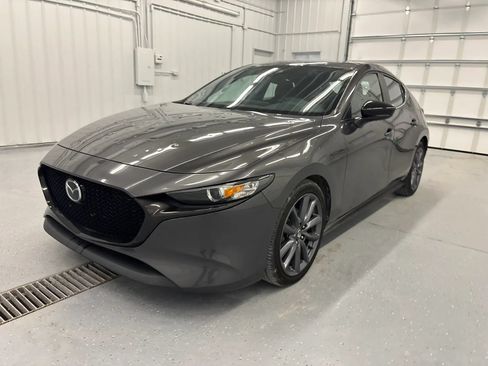 Used 2019 MAZDA MAZDA3 Hatchback w/ Preferred Package FWD image 18