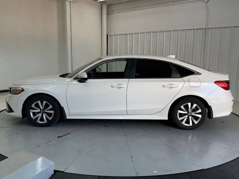 Used 2022 Honda Civic LX image 4