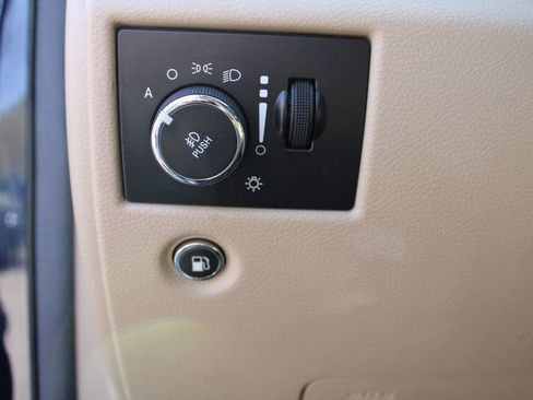 Used 2014 Jeep Grand Cherokee Limited image 23