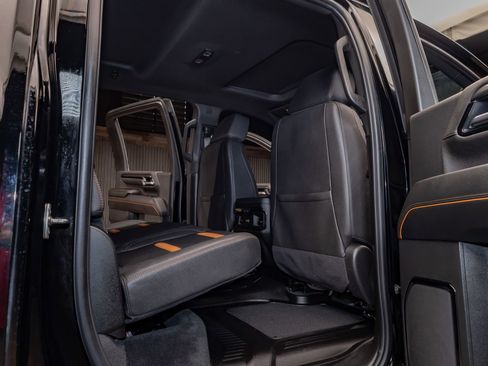 Used 2025 GMC Sierra 2500 AT4 w/ AT4 Premium Plus Package image 25