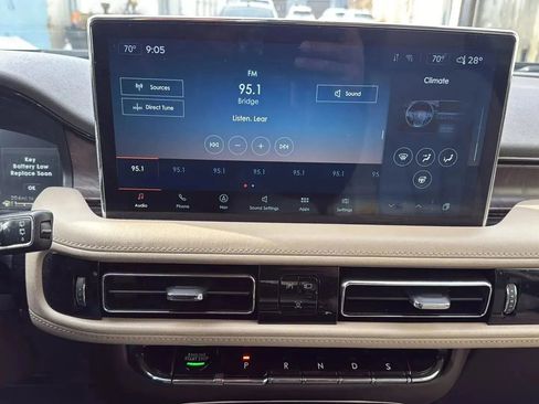 Used 2021 Lincoln Nautilus Reserve image 16