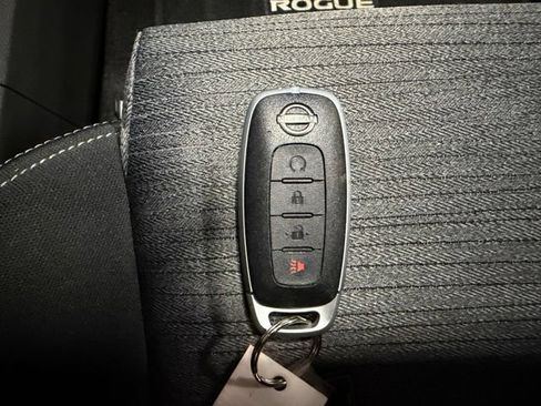 Used 2023 Nissan Rogue SV AWD/4WD image 44