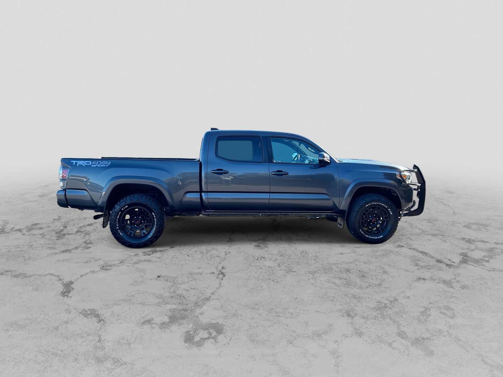 Used 2020 Toyota Tacoma TRD Sport AWD/4WD image 9