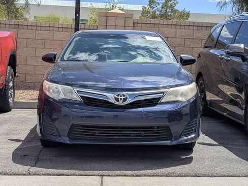 Used 2014 Toyota Camry LE FWD image 2