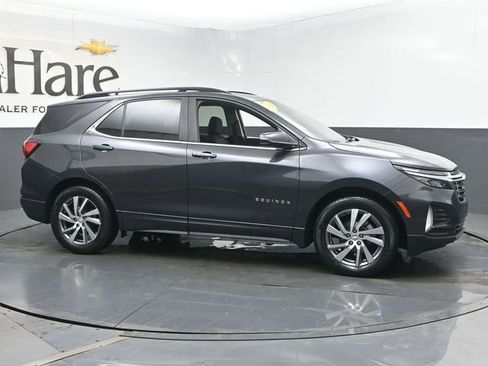 Used 2022 Chevrolet Equinox LT FWD image 1