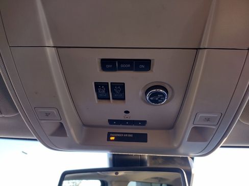 Used 2016 Chevrolet Suburban LTZ image 35