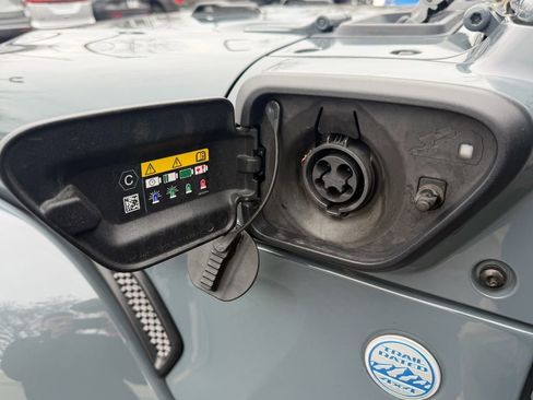 Used 2024 Jeep Wrangler Unlimited Sahara w/ Dual Top Group image 16