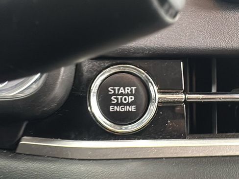 Used 2024 Mitsubishi Outlander SE Black Edition image 24