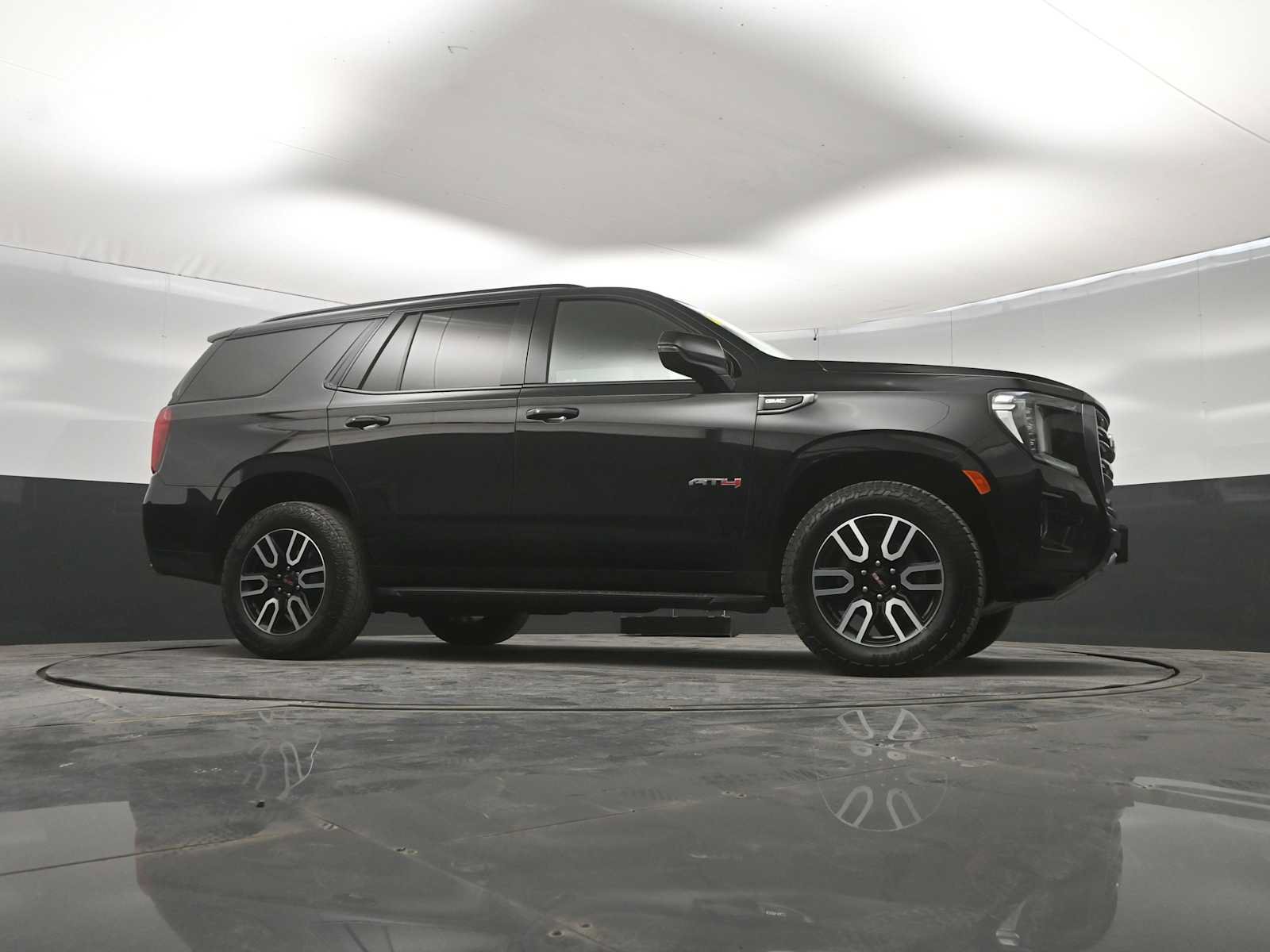 Used 2024 GMC Yukon AT4 AWD/4WD image 40