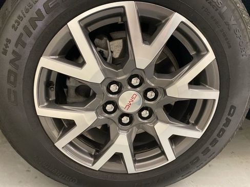 Certified 2023 GMC Acadia SLE w/ Driver Convenience Package image 27