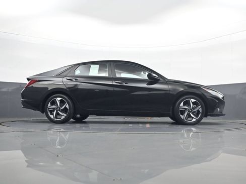 Certified 2023 Hyundai Elantra SEL w/ Convenience Package FWD image 24