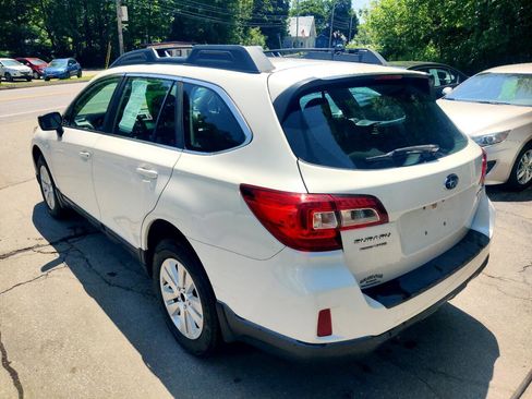 Used 2017 Subaru Outback 2.5i image 4