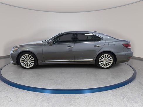 Used 2017 Lexus LS 460 AWD w/ Comfort Package image 9