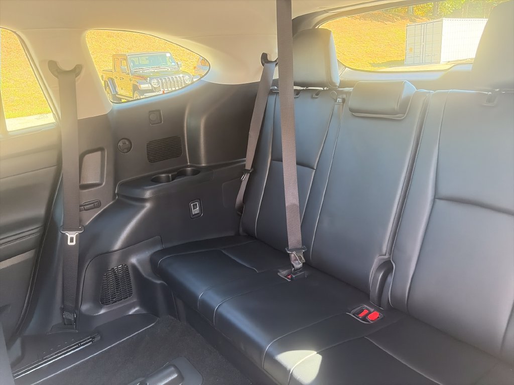 Used 2023 Toyota Highlander XLE AWD/4WD image 42