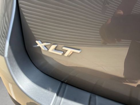 Used 2024 Ford Explorer XLT AWD/4WD image 6