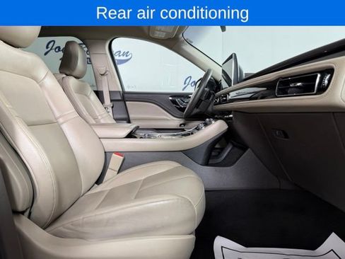Used 2023 Lincoln Aviator AWD w/ Premium Package image 19