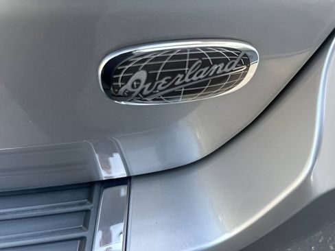 Used 2015 Jeep Grand Cherokee Overland AWD/4WD image 11