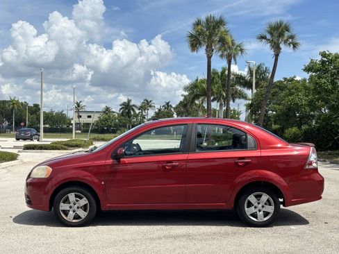 Used 2009 Chevrolet Aveo LT w/ Power and Convenience Package FWD image 9