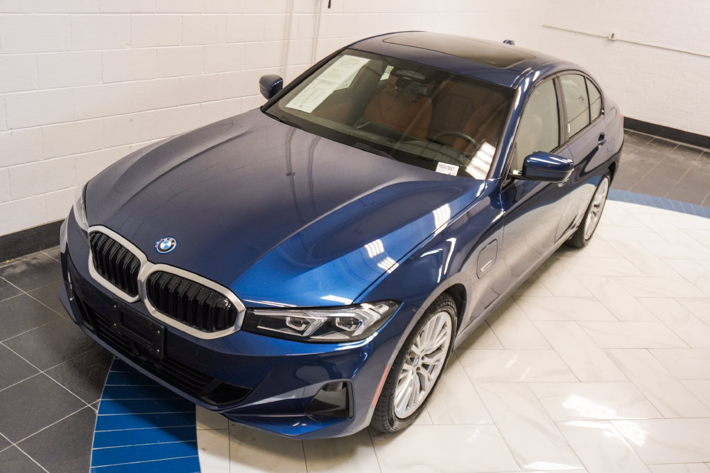 Used 2023 BMW 330e xDrive AWD/4WD image 38
