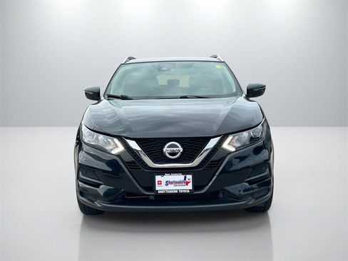 Used 2020 Nissan Rogue Sport SV image 2