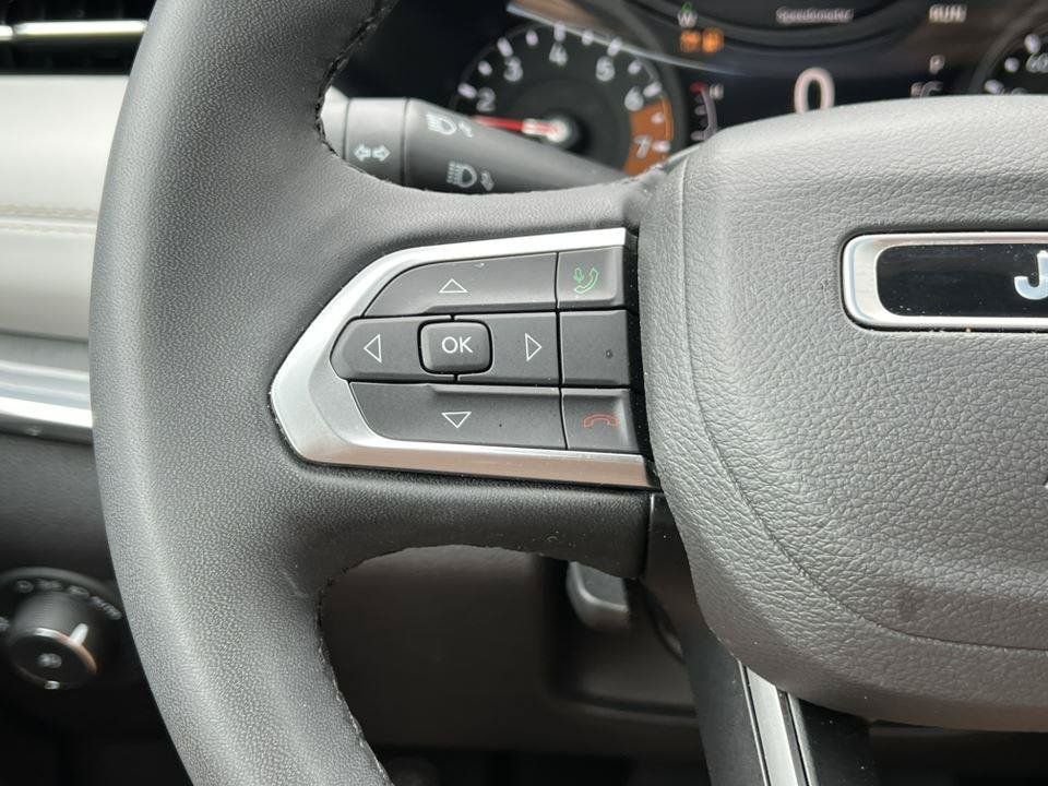 Used 2023 Jeep Compass Limited AWD/4WD image 17