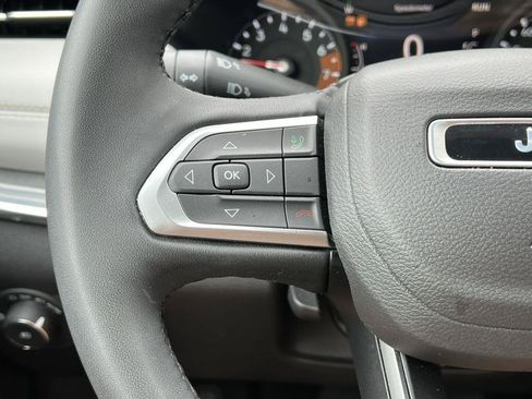 Used 2023 Jeep Compass Limited AWD/4WD image 17